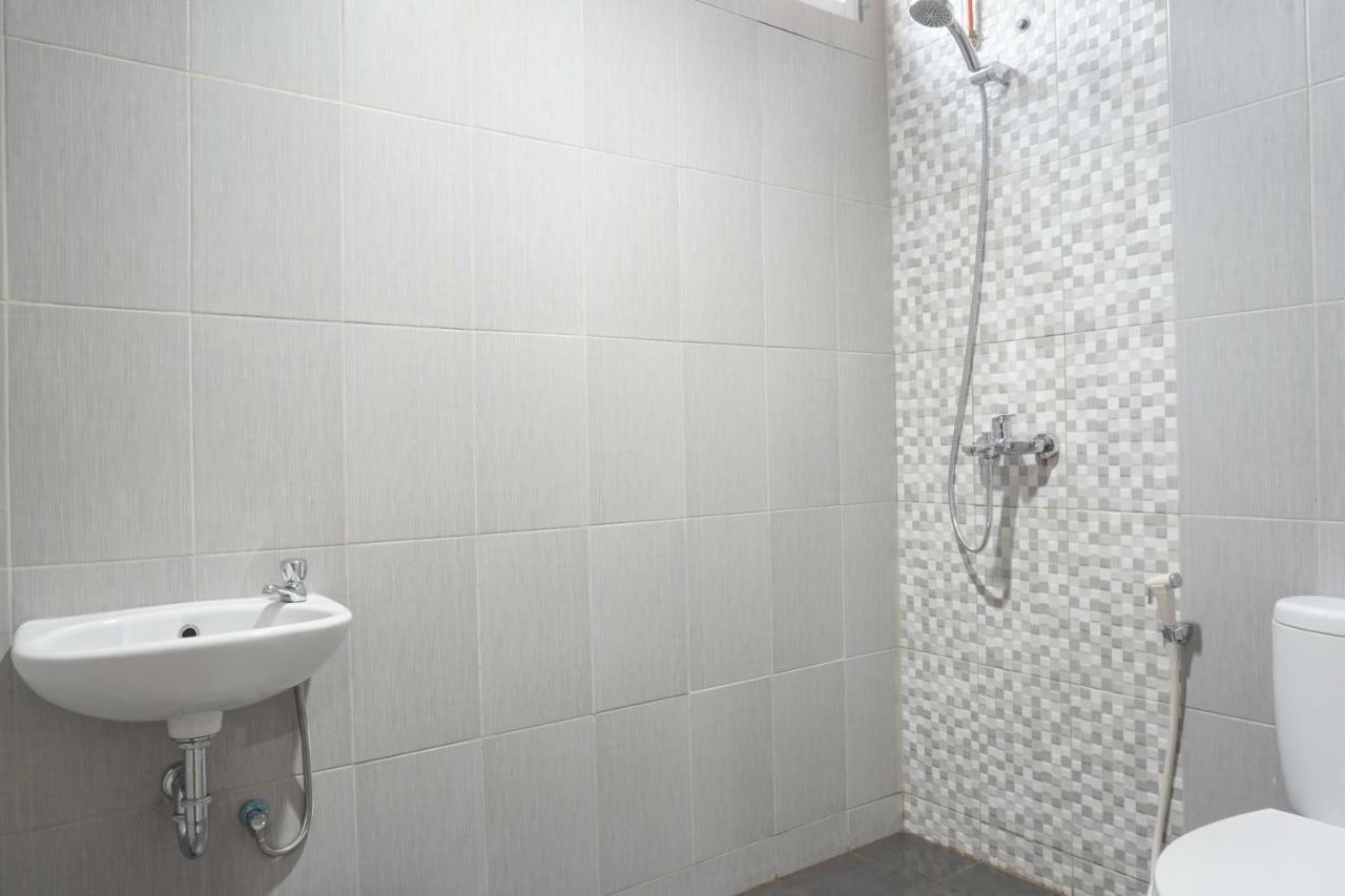 Residences By Reddoorz Near Mt Haryono - Minimum Stay 7 Days Jakarta Exterior foto